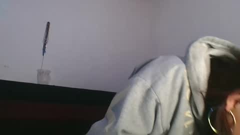 KAHELIINDEPENDENT MODEL online show from November 21, 4:58 am