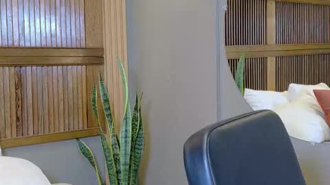 kaiawhite online show from December 18, 10:47 pm