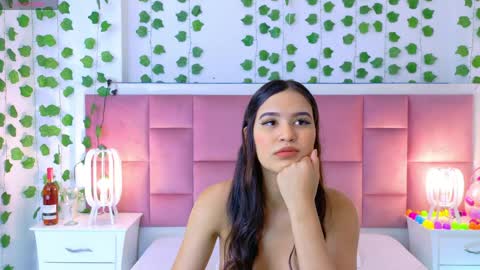 kelly online show from April 12, 11:24 am