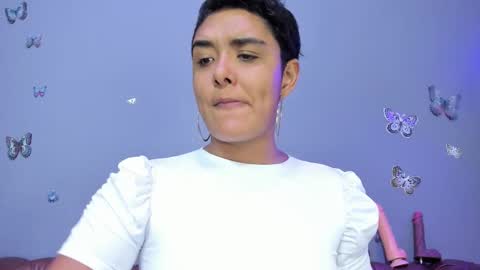 Snapshot of kaira_mosse_ chatting on October 17, 1:25 pm kaira_mosse_ online show from October 17, 1:25 pm