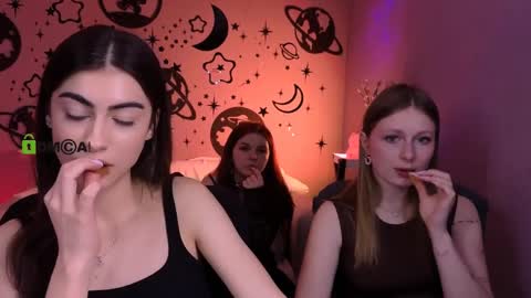 Kaisy online show from April 6, 1:23 pm