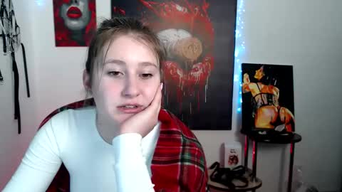 kamilla_love_ online show from March 10, 5:17 pm