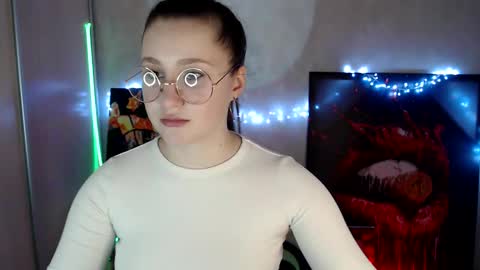 kamilla_love_ online show from April 22, 12:13 pm