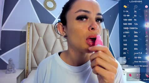 Snapshot of kandygirl_023 chatting on January 31, 9:26 pm hello Im Danni online show from January 31, 9:26 pm