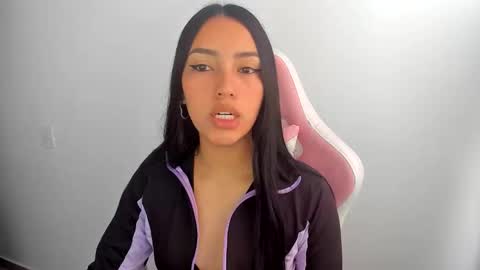 karely_sweet_ online show from May 2, 3:04 pm