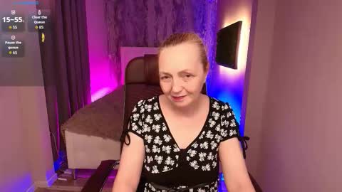 Snapshot of karen_villis chatting on October 8, 12:20 pm Karen online show from October 8, 12:20 pm