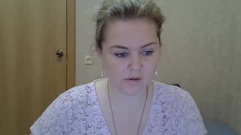 karennelsonx online show from March 25, 10:29 am