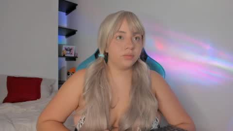 kariina_wong online show from June 4, 11:09 pm