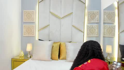 karinaacox online show from April 11, 1:04 pm