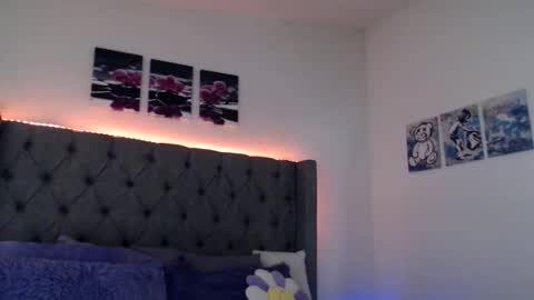 karinakummings online show from November 22, 8:55 pm