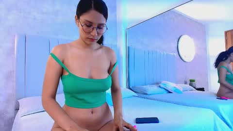 Snapshot of karla__ruiz chatting on October 15, 11:18 pm Karla online show from October 15, 11:18 pm