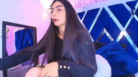 Snapshot of karla_hernandez chatting on October 16, 11:13 am Karla online show from October 16, 11:13 am