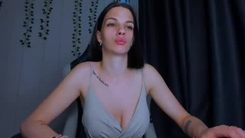 karla_lim online show from June 6, 7:03 am