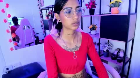 karlaslutskinny__ online show from February 13, 9:38 pm
