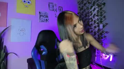 karlaslutskinny__ online show from October 27, 3:07 pm