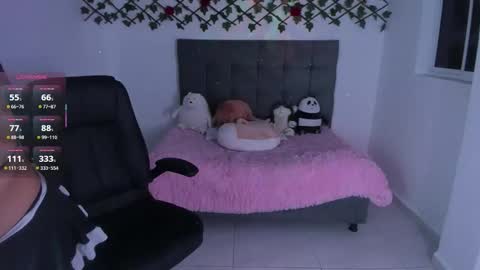 Snapshot of karly_closson chatting on October 20, 4:15 am Karly online show from October 20, 4:15 am