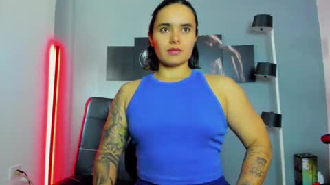 Snapshot of karlyjons_ chatting on February 27, 4:53 pm online show from February 27, 4:53 pm