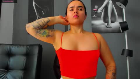 Snapshot of karlyjons_ chatting on October 4, 4:00 pm online show from October 4, 4:00 pm