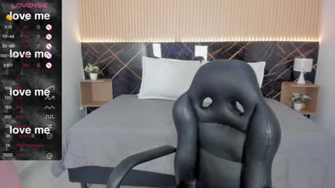 karol_cortes online show from May 6, 12:42 pm