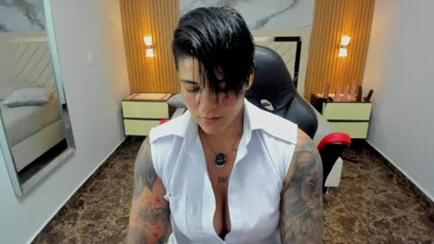 Karoll online show from April 8, 7:49 pm