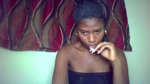 karoliee online show from May 21, 8:07 pm