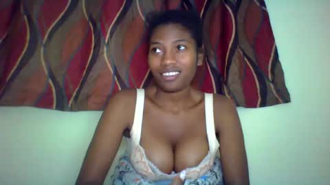 karoliee online show from July 6, 3:14 pm