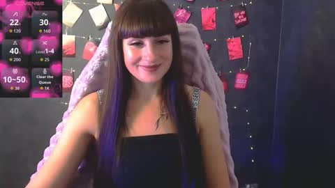 Snapshot of karolina_mia chatting on October 17, 9:34 am Caroline online show from October 17, 9:34 am