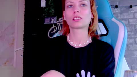 karoline121 online show from March 10, 3:41 pm