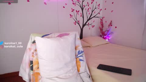 Snapshot of karolkat_1 chatting on September 15, 2:47 pm Karolina 3 online show from September 15, 2:47 pm