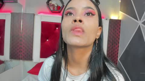 Snapshot of karoll014 chatting on December 16, 11:55 am Karol online show from December 16, 11:55 am