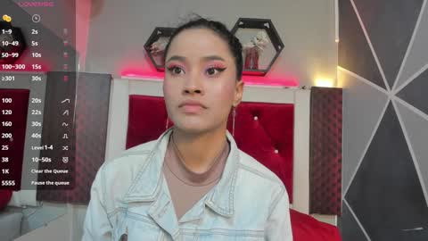 Snapshot of karoll014 chatting on December 21, 11:33 am Karol online show from December 21, 11:33 am