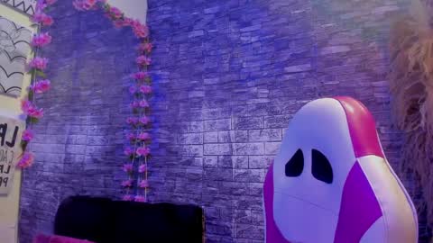 KAROLL online show from April 1, 1:01 pm