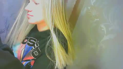 Caroline Fox online show from September 26, 10:57 am