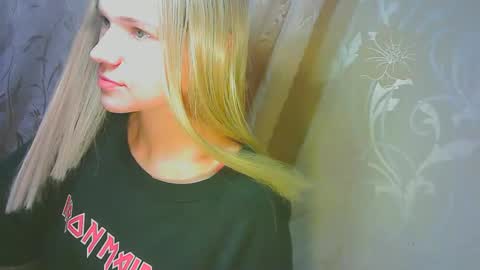 Caroline Fox online show from September 18, 10:47 am