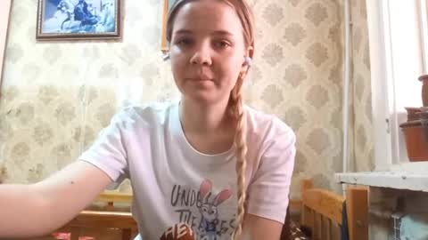 Olivia3 online show from April 15, 8:04 am