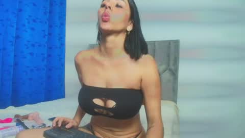 kataleyavillalobos online show from June 13, 3:26 am