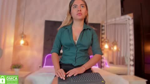 Snapshot of kataliina_18 chatting on February 21, 12:06 pm Kat online show from February 21, 12:06 pm