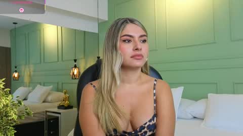 Snapshot of kataliina_18 chatting on September 13, 11:51 am Kat online show from September 13, 11:51 am