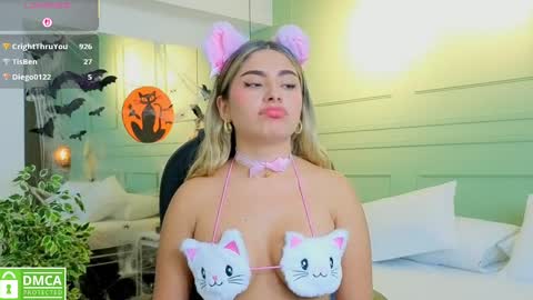 Snapshot of kataliina_18 chatting on October 11, 12:52 pm Kat online show from October 11, 12:52 pm