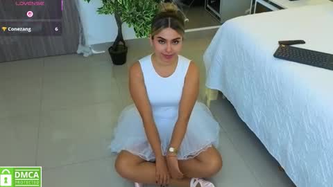 Snapshot of kataliina_18 chatting on October 18, 12:19 pm Kat online show from October 18, 12:19 pm