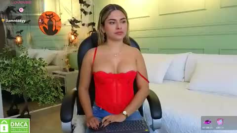 Snapshot of kataliina_18 chatting on October 17, 12:08 pm Kat online show from October 17, 12:08 pm