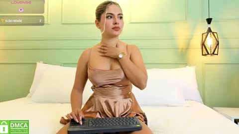 Snapshot of kataliina_18 chatting on October 2, 11:59 am Kat online show from October 2, 11:59 am