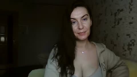 Snapshot of katalinaqe chatting on October 20, 6:27 am KatalinaQE online show from October 20, 6:27 am