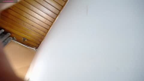 kate_lawrence_ online show from January 28, 12:36 am