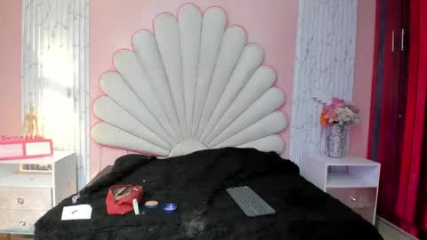 kate online show from March 7, 2:02 pm