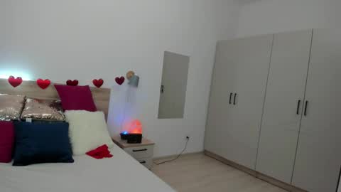 kate_redgar online show from February 14, 5:48 pm