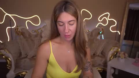 Snapshot of kateshanny chatting on October 4, 8:53 am Kate online show from October 4, 8:53 am