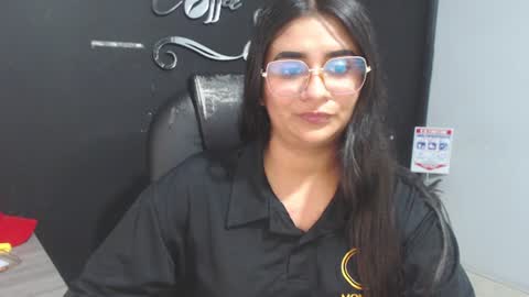 Call me Lau  online show from July 20, 10:43 pm