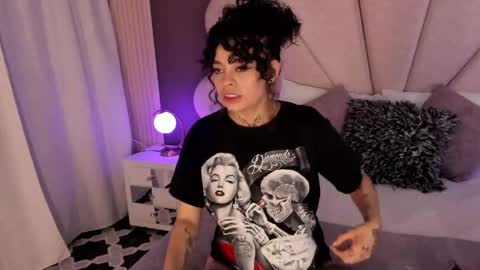 KatheGomez  online show from April 18, 3:20 am