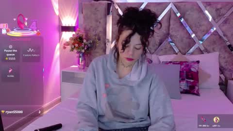 Snapshot of kathegomez_ chatting on October 15, 2:25 am KatheGomez online show from October 15, 2:25 am
